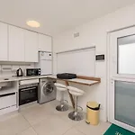 Bright And Adorable Studio In Vredehoek