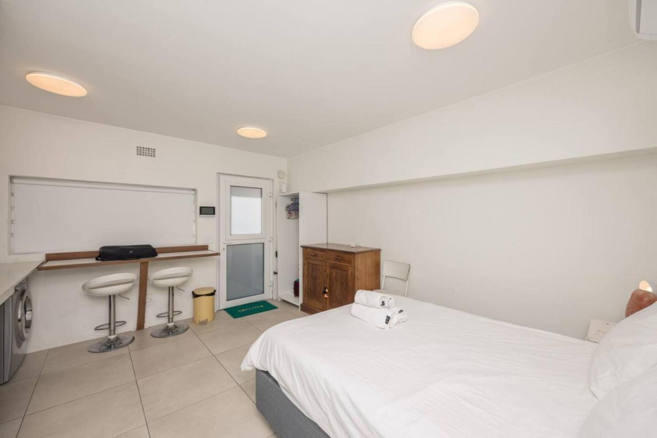 Apartment Bright And Adorable In Vredehoek *