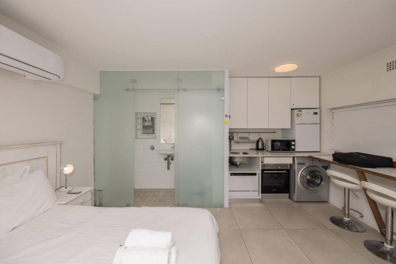 Bright And Adorable In Vredehoek Apartment Cape Town