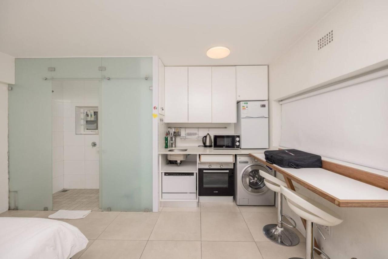 Apartment Bright And Adorable In Vredehoek *