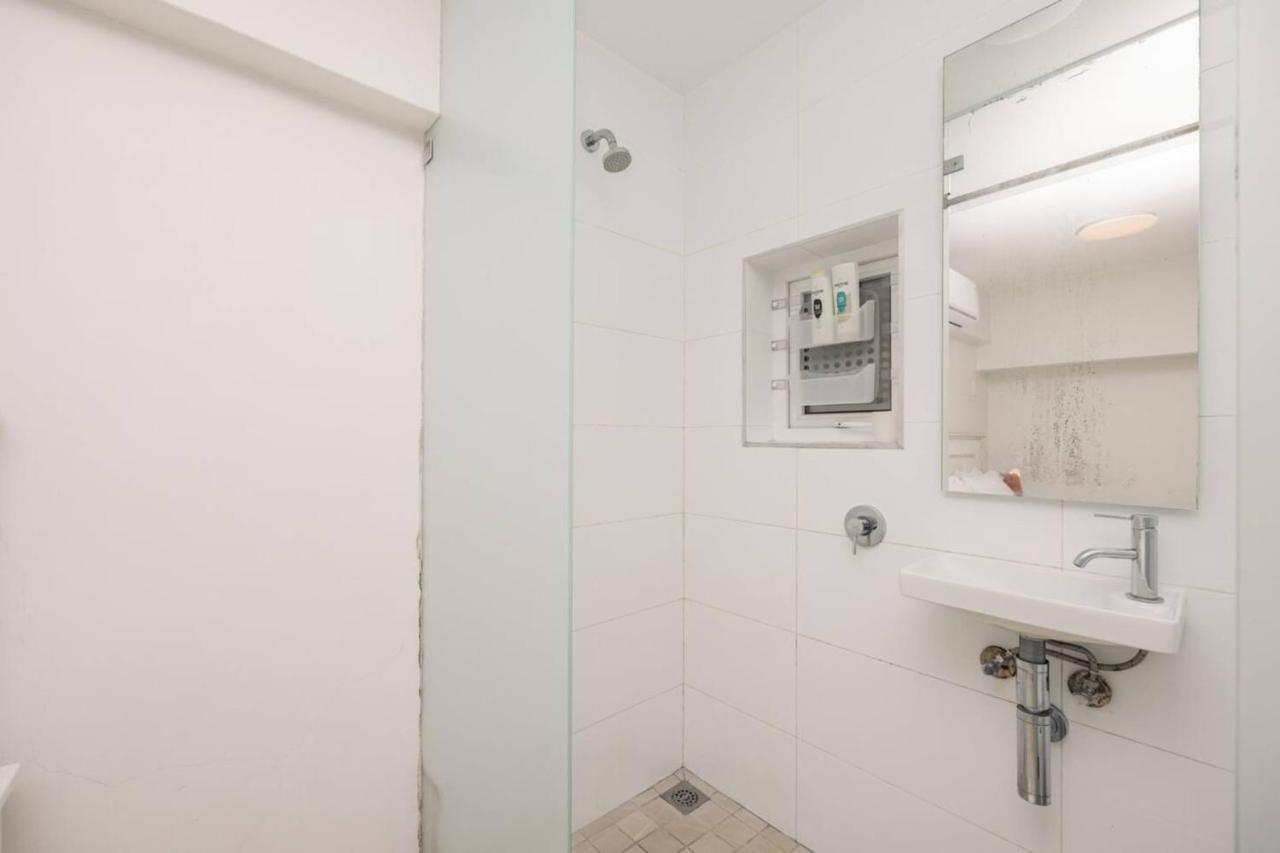 Bright And Adorable In Vredehoek Apartment *